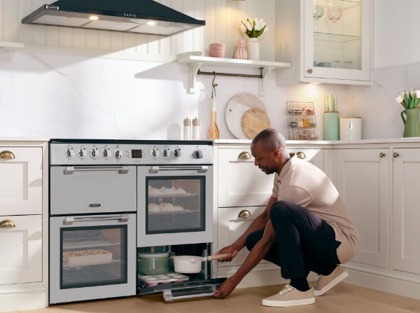 Picture of Leisure CK100C210S Cookmaster 100cm Electric Range Cooker with Five Ceramic Zones in Silver