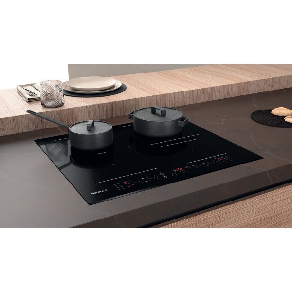 Hotpoint TB7960CBF Flexi Zone Induction Hob in Black demo