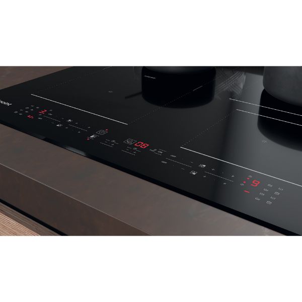 Hotpoint TB7960CBF Flexi Zone Induction Hob in Black controls