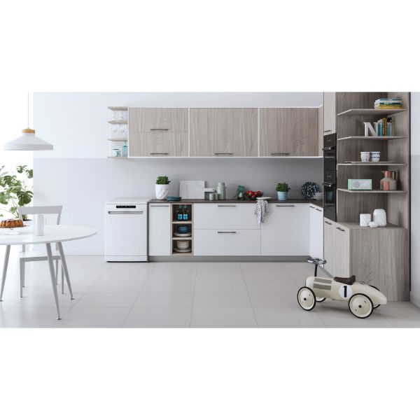 Picture of Indesit DFO3T133FUK Freestanding Dishwasher with 14 Place Settings 