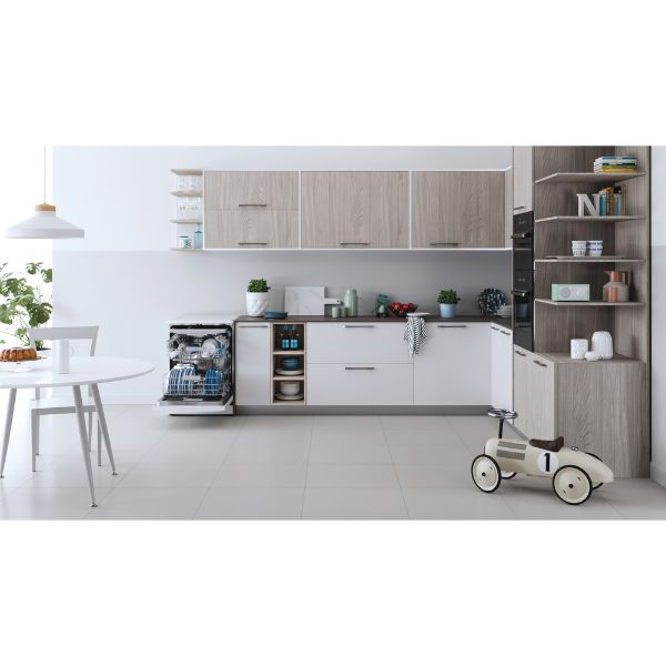 Picture of Indesit DFO3T133FUK Freestanding Dishwasher with 14 Place Settings 