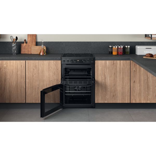 Picture of Hotpoint HDM67V9CMB 60cm Double Oven Electric Cooker with Ceramic Hob