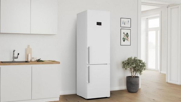 Picture of Bosch KGN39AWCTG 60cm Frost Free Fridge Freezer in White