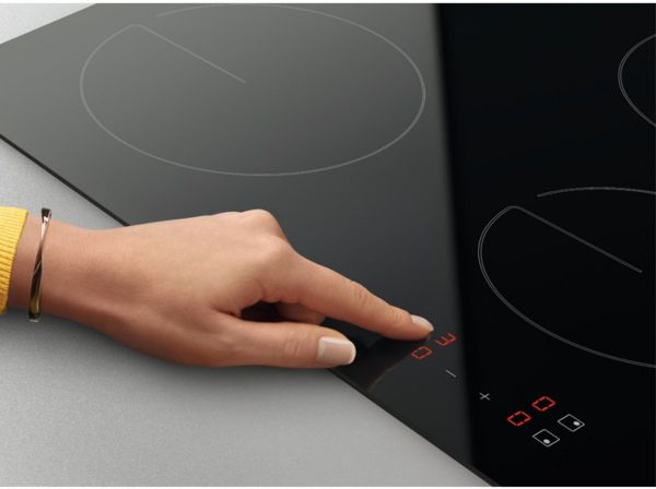Picture of Zanussi ZHRN641K 60cm Ceramic Hob