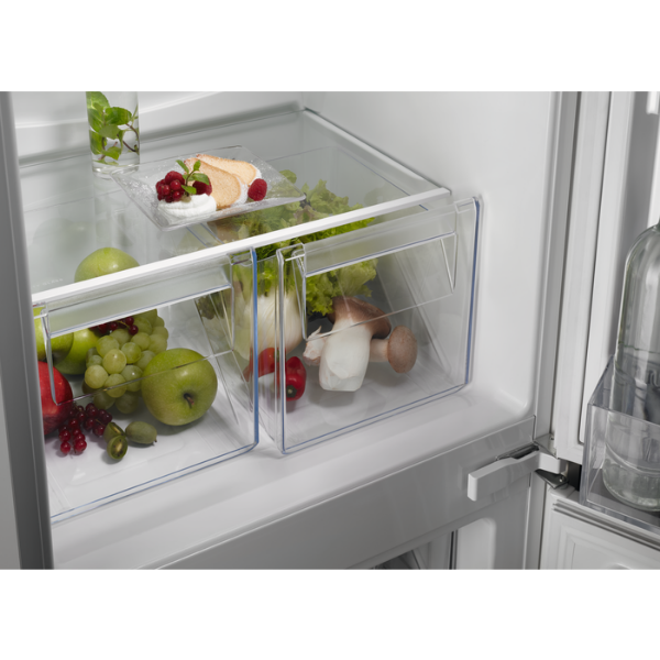 Picture of AEG OSC6N181ES Twintech® Frost Free Integrated Fridge Freezer- Discontinued