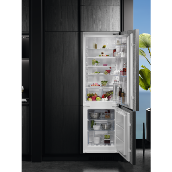 Picture of AEG OSC6N181ES Twintech® Frost Free Integrated Fridge Freezer- Discontinued