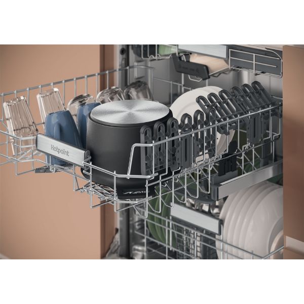 Hotpoint Hydroforce H8I HP42 L UK Built in 14 Place Setting Dishwasher - Ex Display drawers 3