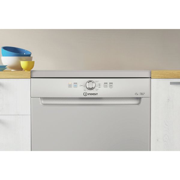 Picture of Indesit D2F HK26 S UK Full Size Dishwasher in Silver