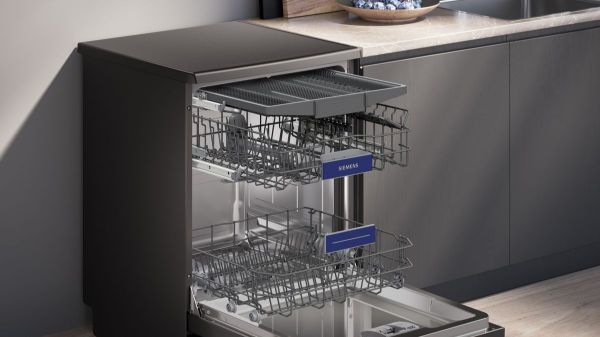 Siemens SN23EC03ME 60cm Freestanding Dishwasher in Black Inox_interior view