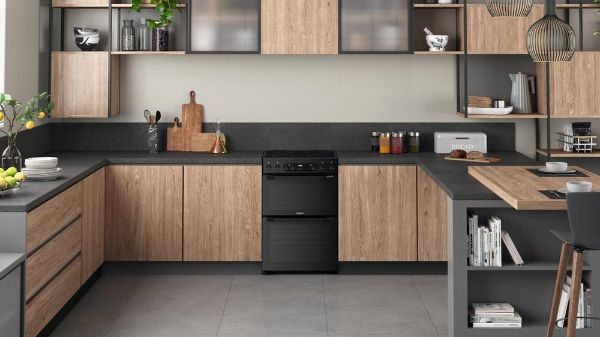Hotpoint HDEU67V9C2B/UK 60cm Double Oven Electric Cooker with Ceramic Hob - Black_room view