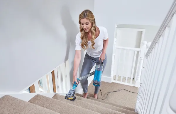 Shark HZ4000UKT PowerDetect Corded Stick Vacuum Cleaner - Dark Teal_stairs