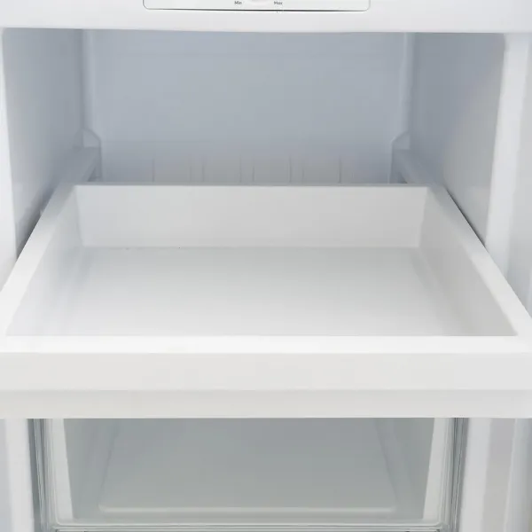 Sensis RFTLF01Z54EW 54.8cm Low Frost Tall Freezer - White_shelves