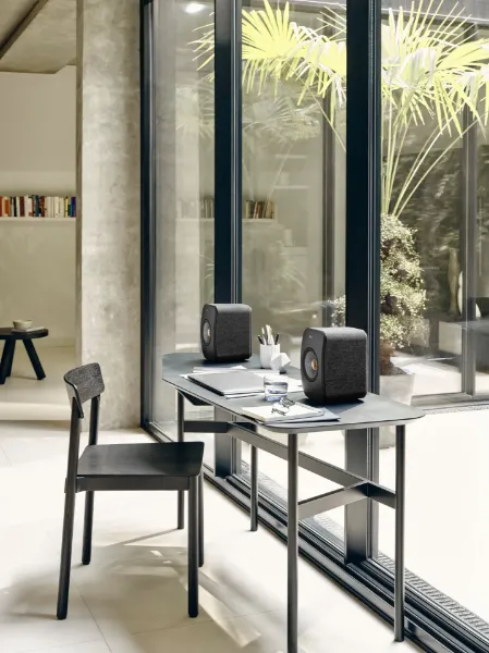 KEF SP4041BB Wireless LSX II Carbon Speaker  - Black_table