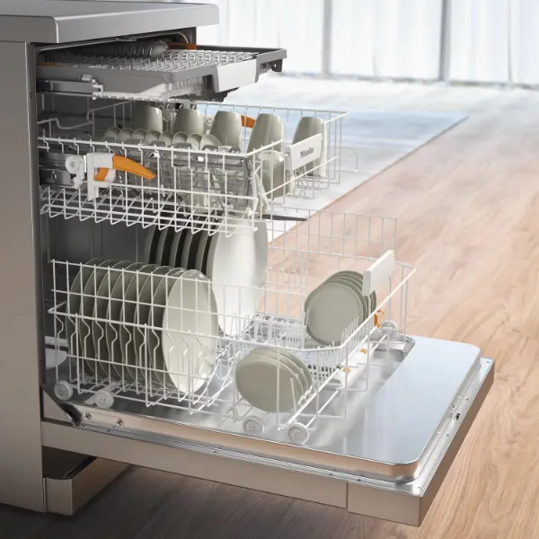 Miele G5410 SC CLST Active Plus Freestanding Full Size Dishwasher in Clean Steel_interior