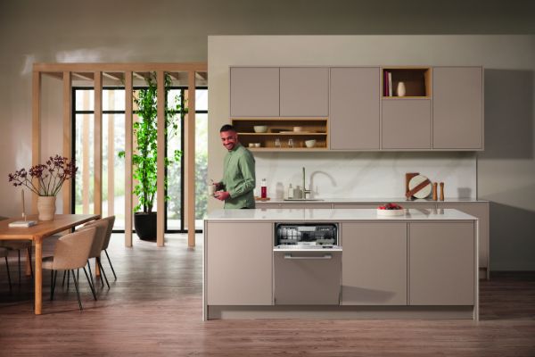 Miele G7185 SCVi XXL Full Size XXL Integrated Dishwasher with AutoDos in Stainless Steel_room view