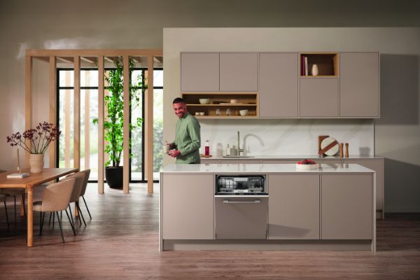 Miele G7655 SCVi XXL AutoDos XXL Full Size Integrated Dishwasher in Stainless Steel_room view