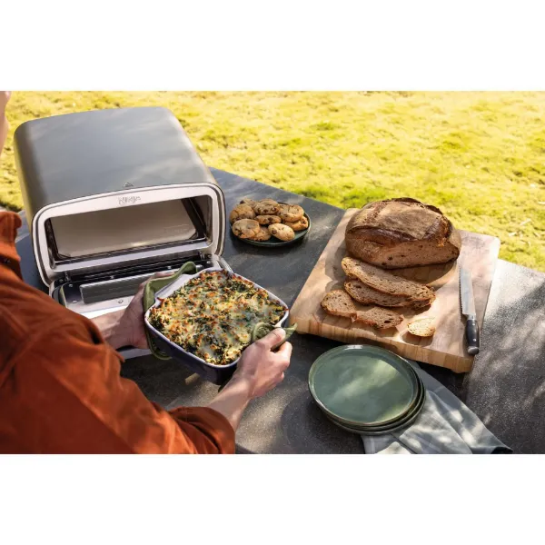Ninja MO201UK Electric Outdoor Pizza Oven & Air Fryer_baking