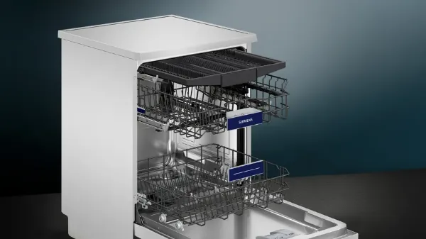 Siemens SN23EW03ME iQ300 Freestanding Dishwasher with 14 Place Settings in White _open door