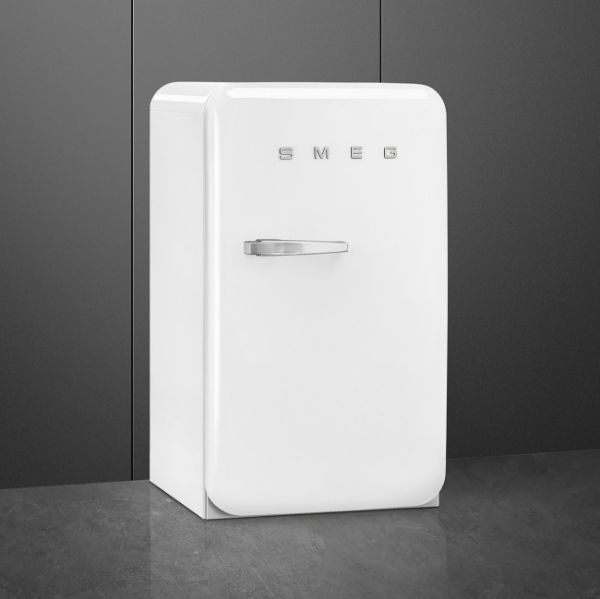 Smeg FAB10RWH5 55cm 50s Style Small Right Hand Hinge Fridge with Icebox in White_closed