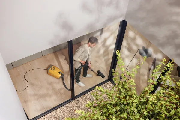 Miele GuardL1flex Vacuum - Sunset Yellow_room view