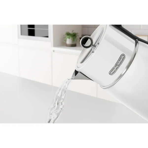 Morphy Richards 100704 1.5 Litres Signature Matt Jug Kettle - Moonlight White_in use