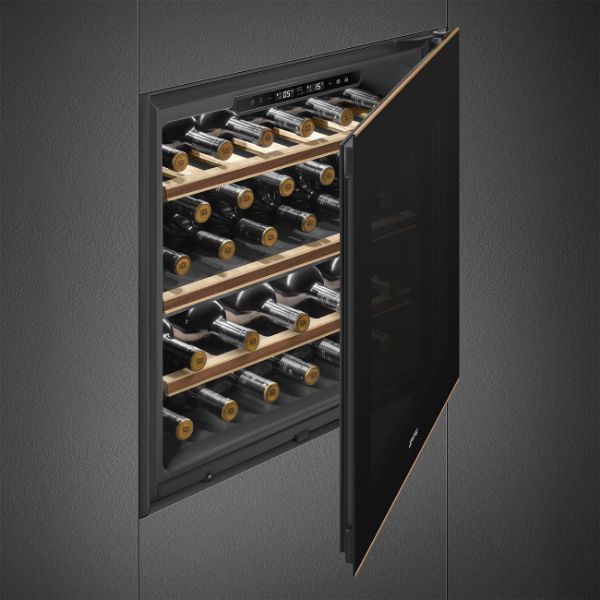 Smeg CVI629NR3 60cm Height Dolce Stil Novo Wine Cooler Reversible Hinge demo