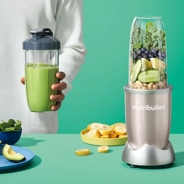 Nutribullet NBLP9 900 Series Blender - Champagne_in use