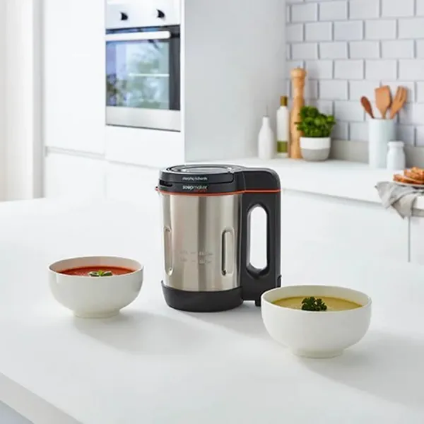 Morphy Richards 501021 Compact 1L Soup Maker - Stainless Steel_in use 3