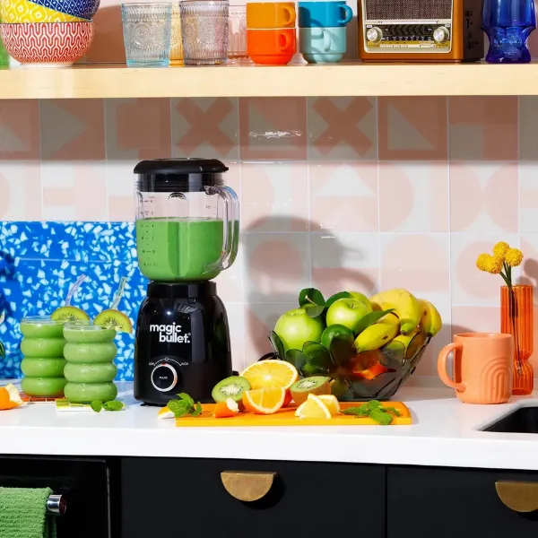 Nutribullet 02643 Magic Bullet Blender - Black_in use 4