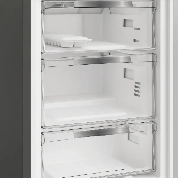 Hotpoint HPK 26363 XBR5UK Fridge Freezer 60/40 in Grey - Storage