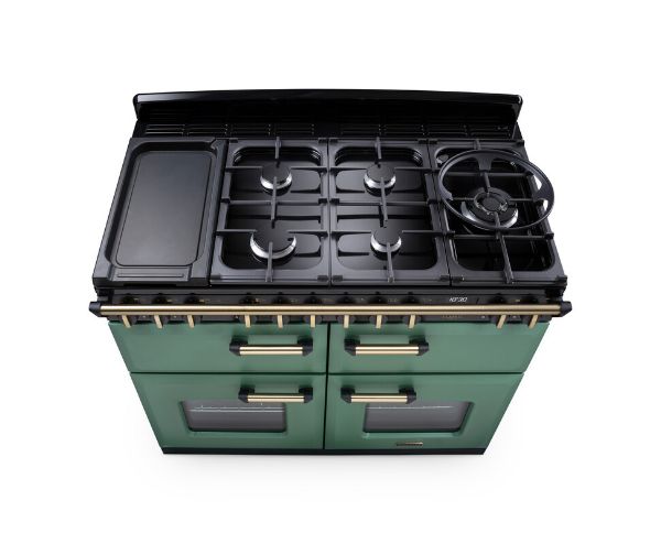 Rangemaster 18366 Classic Deluxe BC 110 Dual Fuel Range Cooker with Slow Cook Oven in Mineral Green with Antique Brass Trim - CLDLB110DFPMGR/AB1_hob