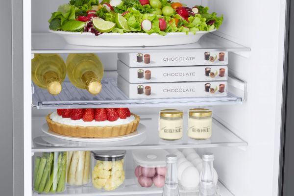 Samsung RB38C636DB1/EU Series 7 SpaceMax™ 386L Smart Combi Fridge Freezer- Black Stainless Steel_shelves