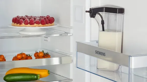 Siemens TQ903GB9 Bean to Cup EQ900 Coffee Machine with Removable Water Tank_milk jug