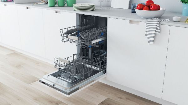 Indesit DSIO 3T224 E Z UK N Integrated Slimline Dishwasher with 10 Place Settings in Silver