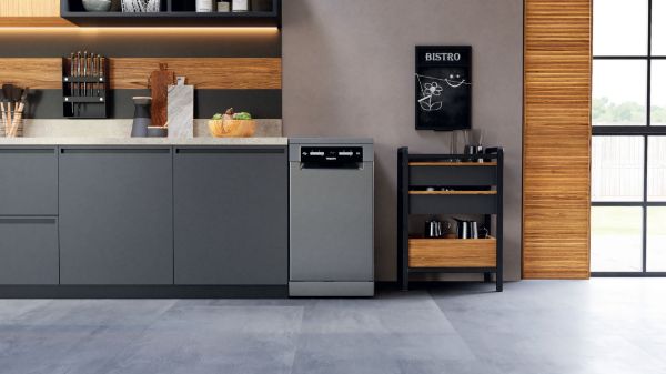Hotpoint HSFO 3T223 W X UK N Slimline Dishwasher with 10 Place Settings - Stainless Steel Inox