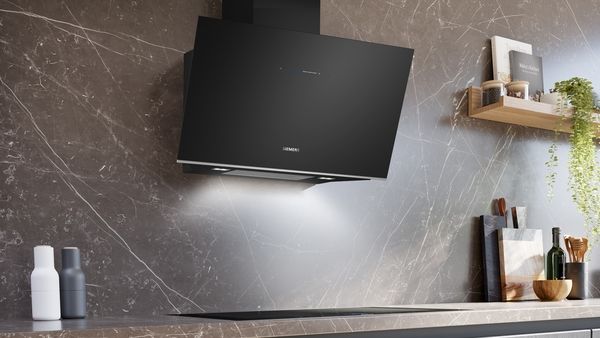 Siemens LC91KLT60B 90cm iQ700 Wall-mounted Cooker Hood in Black