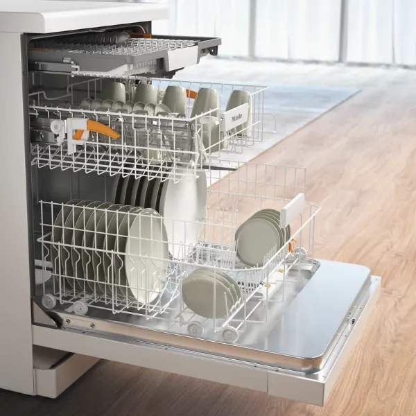 Miele G5811SC WH Full Size Freestanding Dishwasher in White