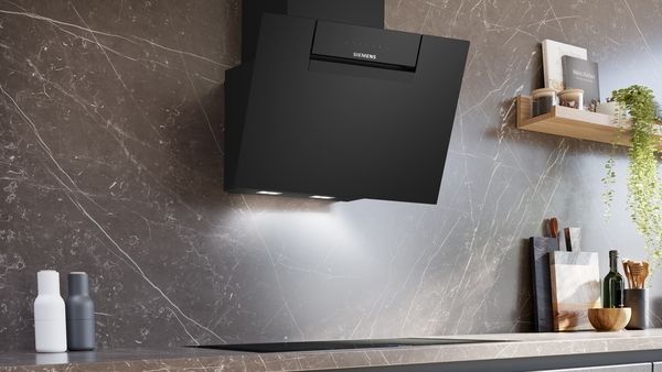 Siemens LC67KFN60B 60cm iQ300 Wall-mounted Cooker Hood in Clear Glass and Black