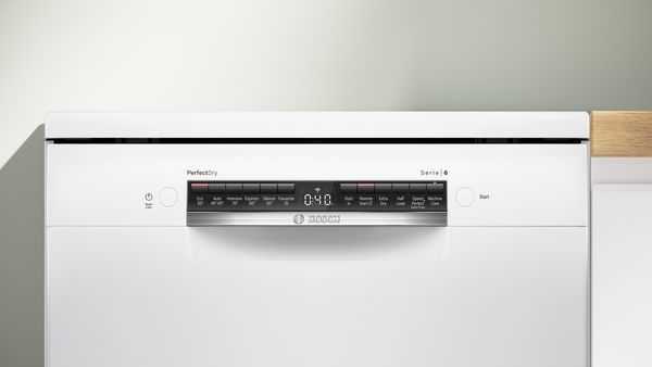 Bosch SMS6ZCW10G Full Size Freestanding Dishwasher in White