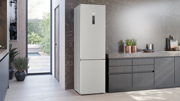 Siemens KG39NXIBF Freestanding Fridge-Freezer In Inox-easyclean