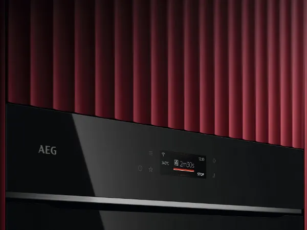 AEG GX7PB63FSB 59.6cm Built In Electric Single Oven - Gloss Black with Steel Trim