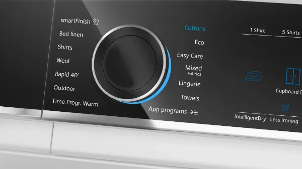 Siemens WR47B2C9GB iQ700 9kg Heat Pump Tumble Dryer in White