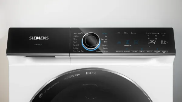 Siemens WR47B2C9GB iQ700 9kg Heat Pump Tumble Dryer in White