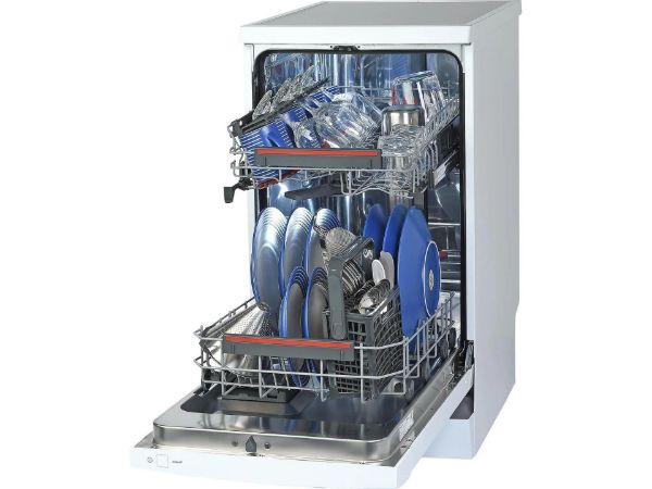 AEG FFB62417ZW 6000 SatelliteClean® 9 Place Setting Slimline Freestanding Dishwasher White_Angled Product View Open