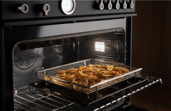 Bertazzoni HER106L3EAVT2 Heritage 100cm Triple Dual Fuel Range Cooker in Ivory