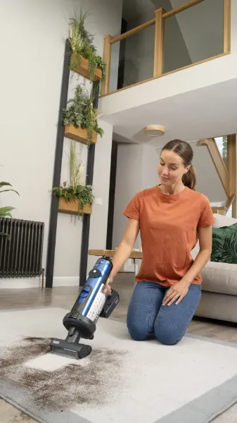 Numatic Henry Quick Pet Vacuum Cleaner - Blue_carpet 2