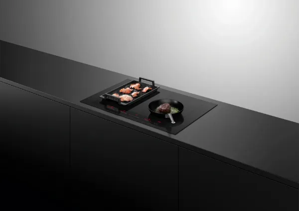 Fisher & Paykel CI804ZZDTB5 Induction Hob - Black_in use 2