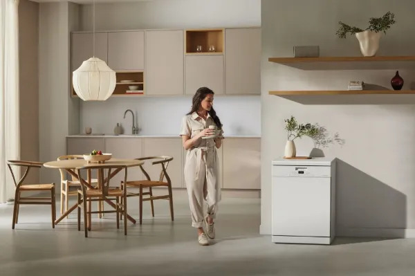 Miele G 5611 SC Dishwasher - Brilliant White - 14 place settings_room view