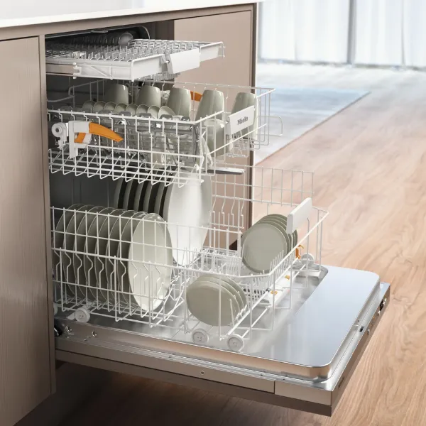 Miele G 5651 SCVI Built In Dishwasher - 14 Place Settings_in use