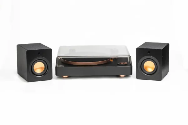 Mitchell Acoustics uStream Groove Turntable with Speakers_angled view